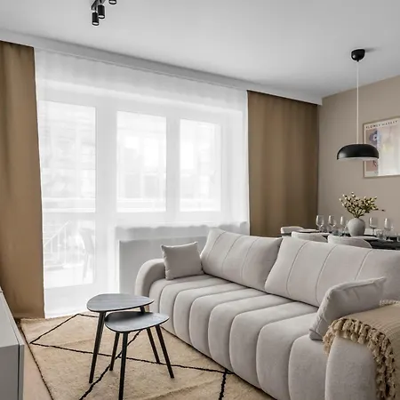 Ochota Three-bedroom - 79m2, Parking, Balcony - By Rentujemy * Varsovie