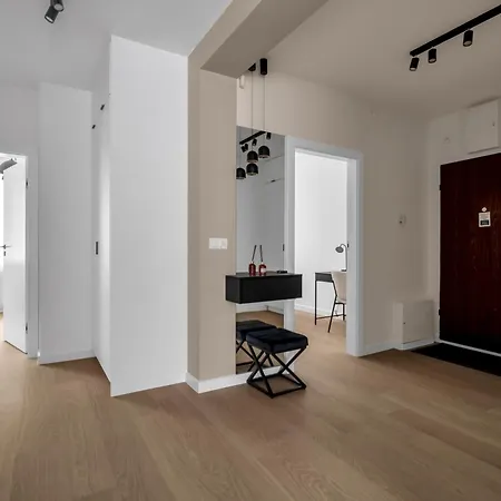 Ochota Three-bedroom - 79m2, Parking, Balcony - By Rentujemy *