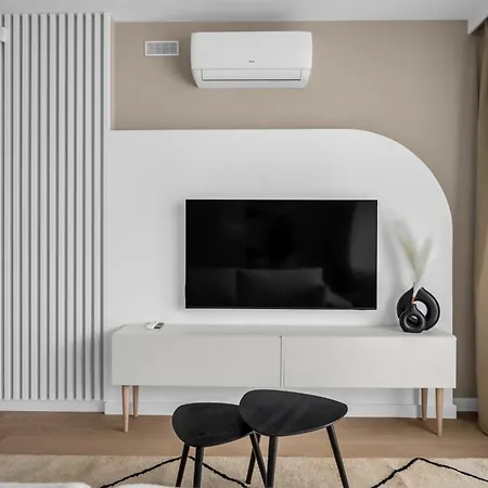 Ochota Three-bedroom - 79m2, Parking, Balcony - By Rentujemy Appartement Varsovie