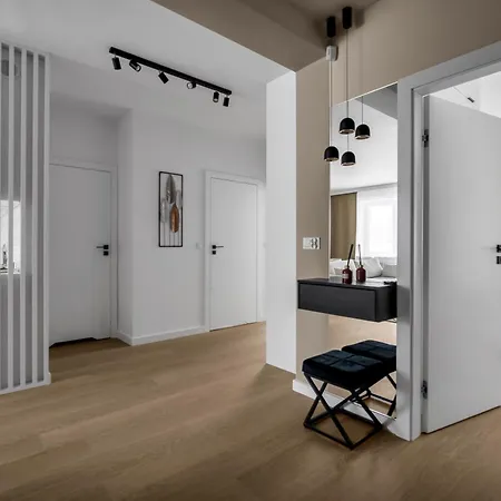 Appartement Ochota Three-bedroom - 79m2, Parking, Balcony - By Rentujemy Varsovie
