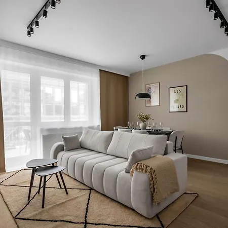 Appartement Ochota Three-bedroom - 79m2, Parking, Balcony - By Rentujemy