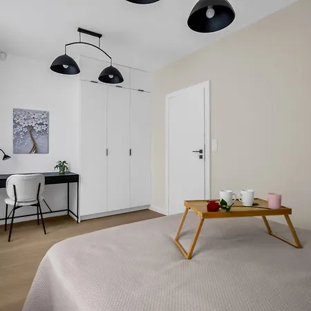 Ochota Three-bedroom - 79m2, Parking, Balcony - By Rentujemy