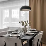 شقة Ochota Three-bedroom - 79m2, Parking, Balcony - By Rentujemy