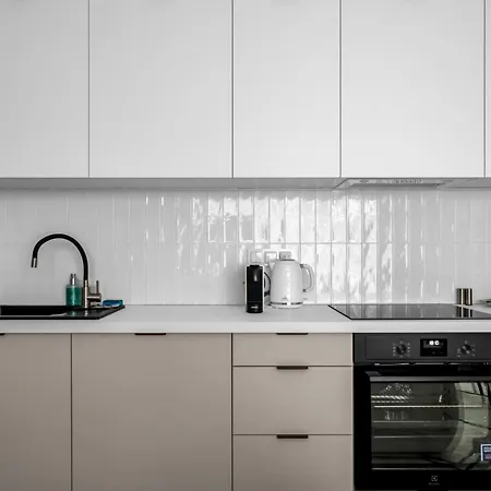 شقة Ochota Three-bedroom - 79m2, Parking, Balcony - By Rentujemy وارسو