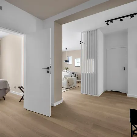 Ochota Three-bedroom - 79m2, Parking, Balcony - By Rentujemy Warschau
